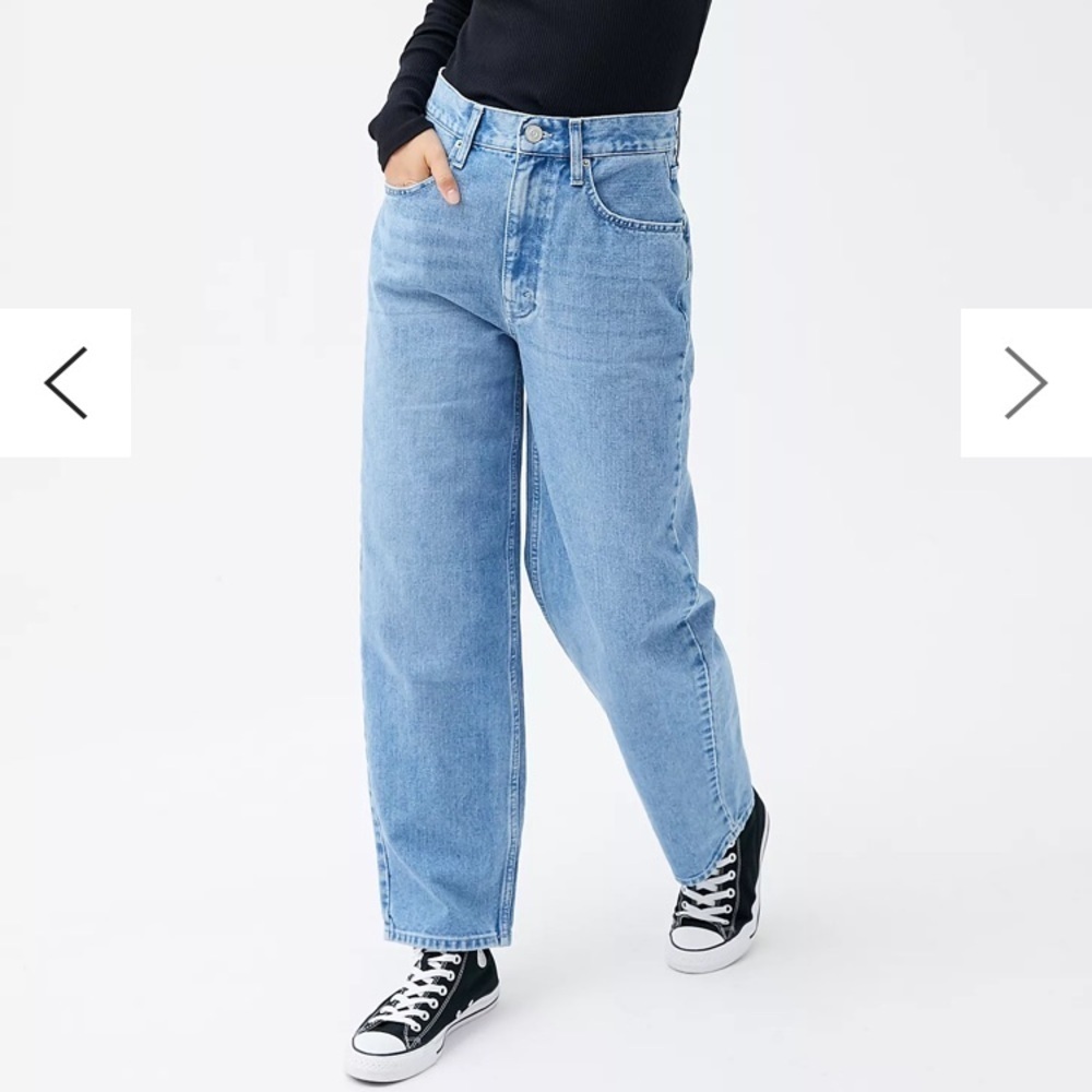 BDG Urban Outfitters High Rise Baggy Petite Jeans Size 26 Medium Wash